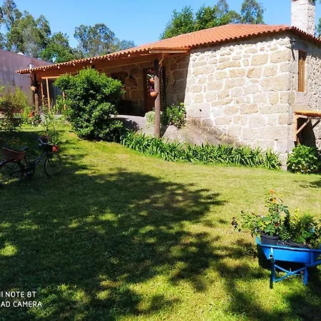 Casas Vale Martinho Alojamento de Acomodação e Pequeno-almoço Santa Comba Dao