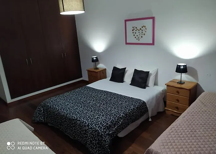 Alojamento de Acomodação e Pequeno-almoço Casas Vale Martinho 3*