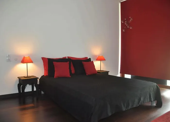 Alojamento de Acomodação e Pequeno-almoço Casas Vale Martinho 3*